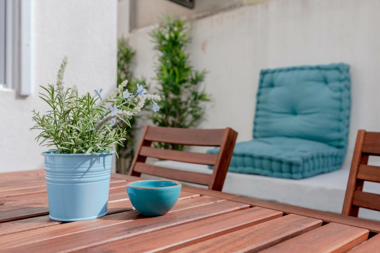 Sunny Apartment With Patio, By Timecooler Лиссабон Экстерьер фото